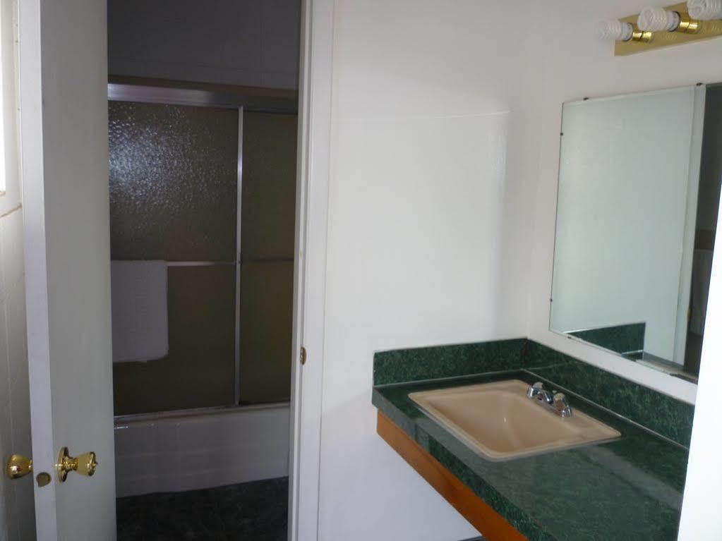 Budget Inn Motel Woodburn Ngoại thất bức ảnh