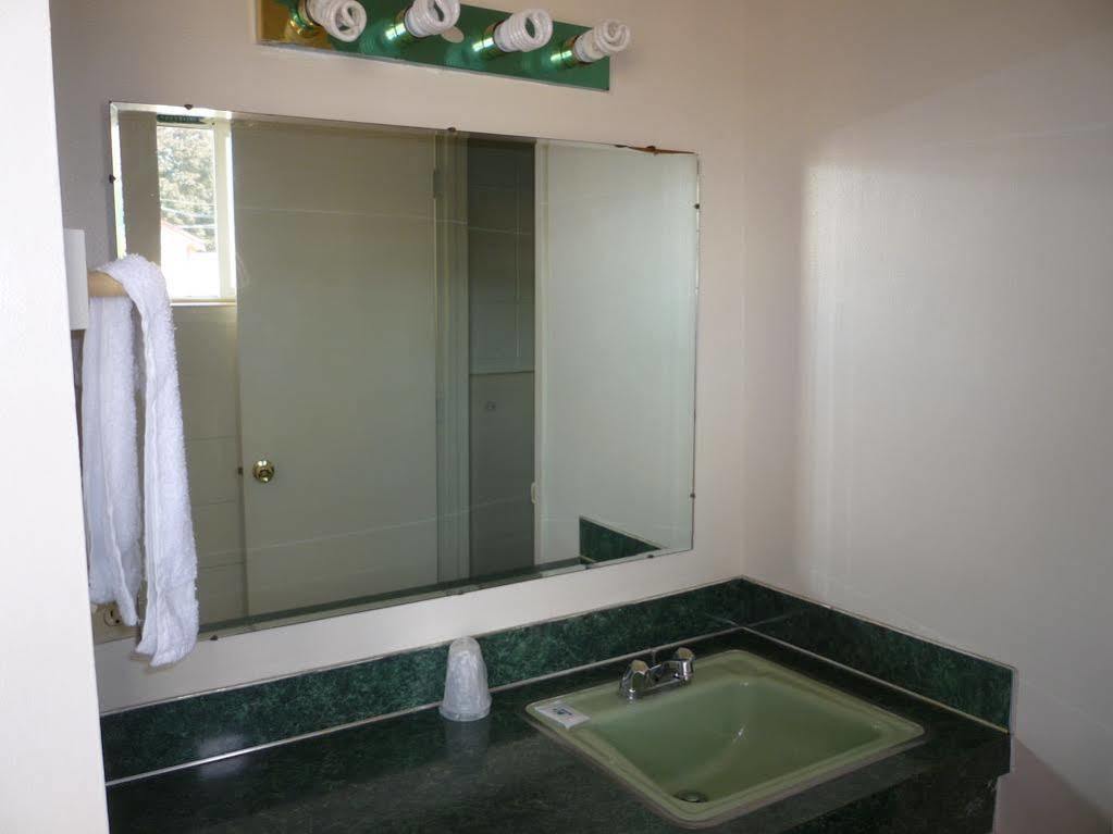 Budget Inn Motel Woodburn Ngoại thất bức ảnh